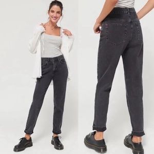 {bdg} Urban Outfitters High Rise Mom Jean Size 26